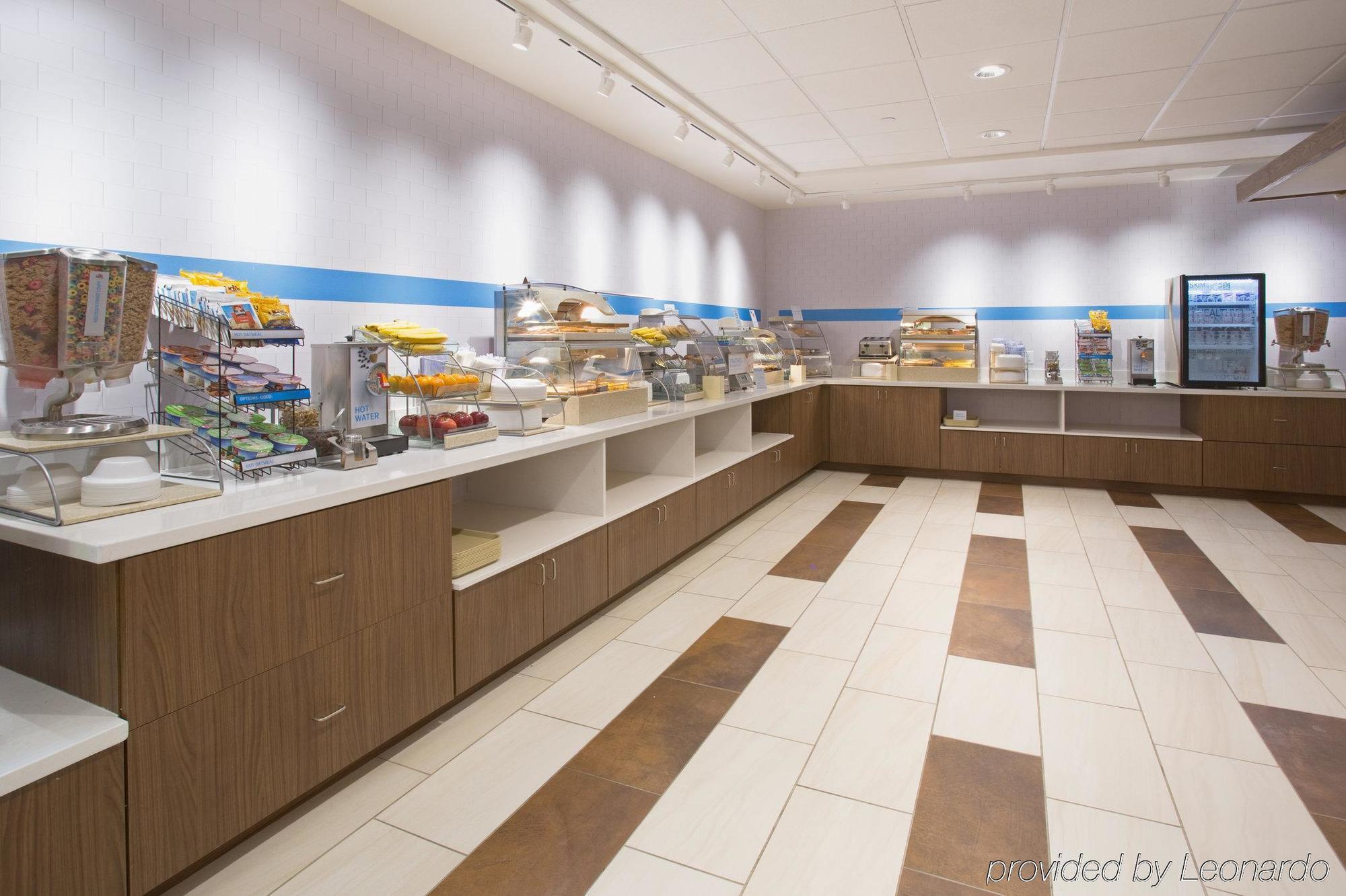 Holiday Inn Express & Suites Johnstown By Ihg Экстерьер фото