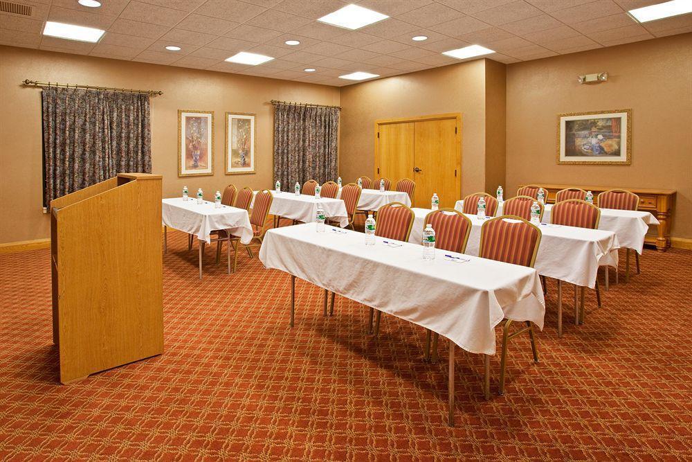 Holiday Inn Express & Suites Johnstown By Ihg Экстерьер фото