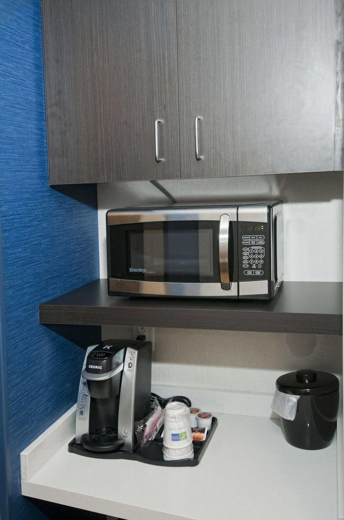Holiday Inn Express & Suites Johnstown By Ihg Экстерьер фото