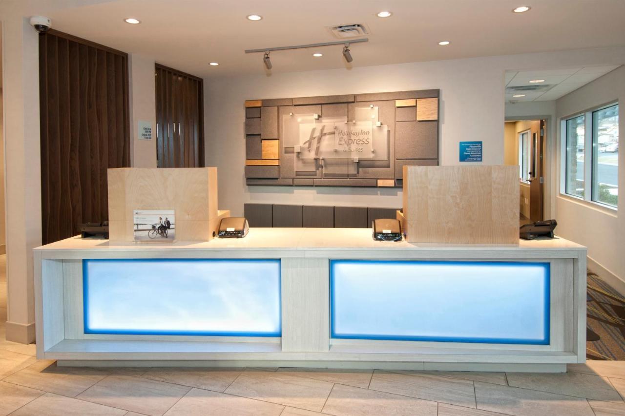 Holiday Inn Express & Suites Johnstown By Ihg Экстерьер фото