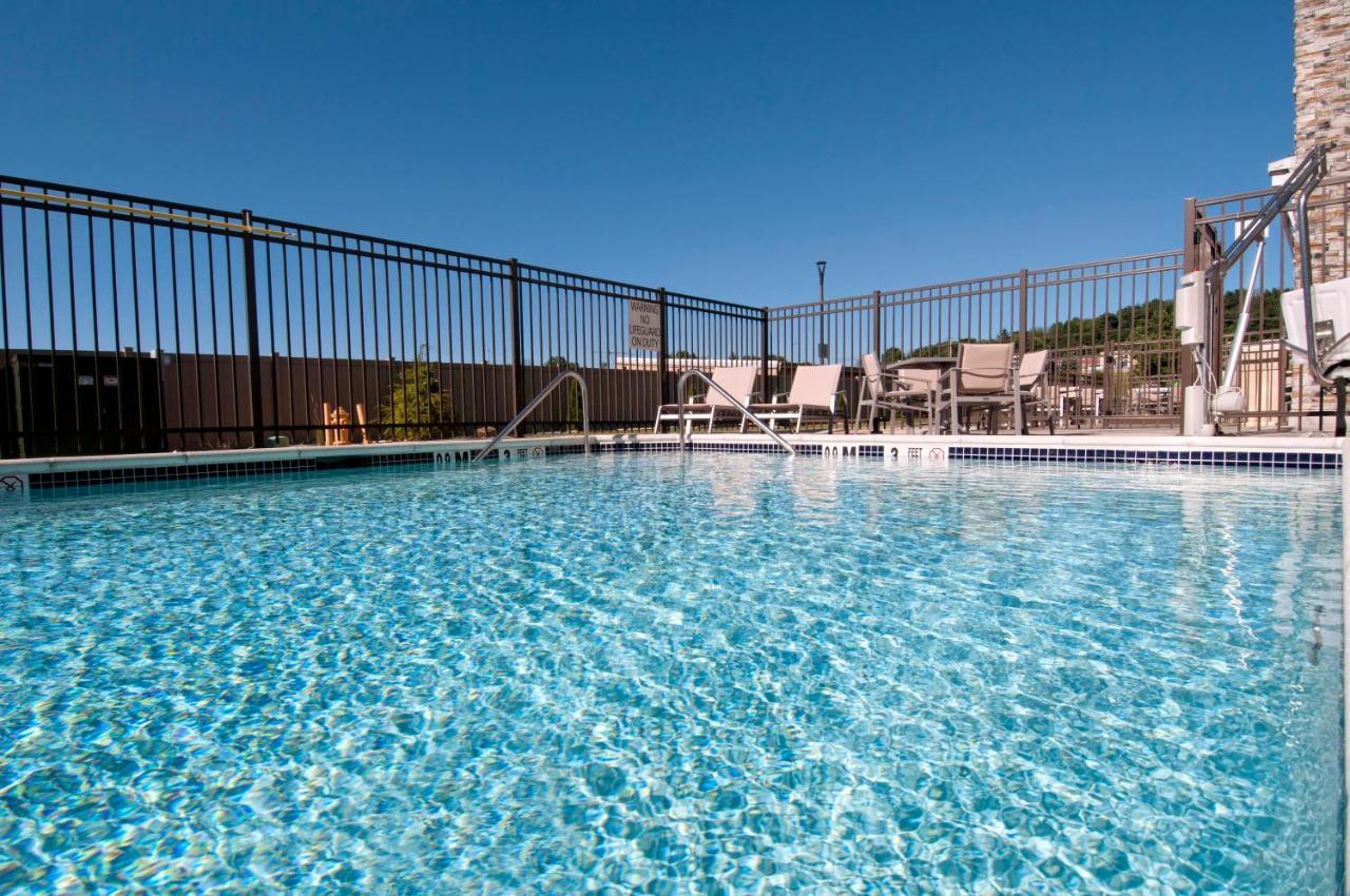 Holiday Inn Express & Suites Johnstown By Ihg Экстерьер фото