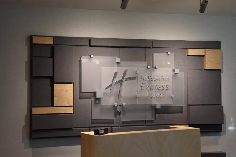 Holiday Inn Express & Suites Johnstown By Ihg Экстерьер фото